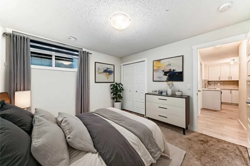 152 Cranbrook Square SE Calgary AB T3M3E3
