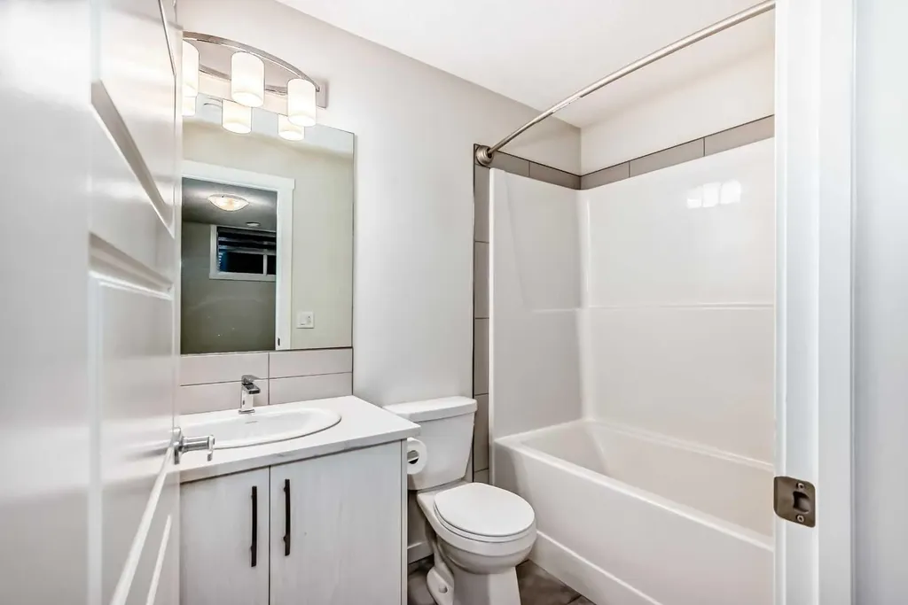 152 Cranbrook Square SE Calgary AB T3M3E3