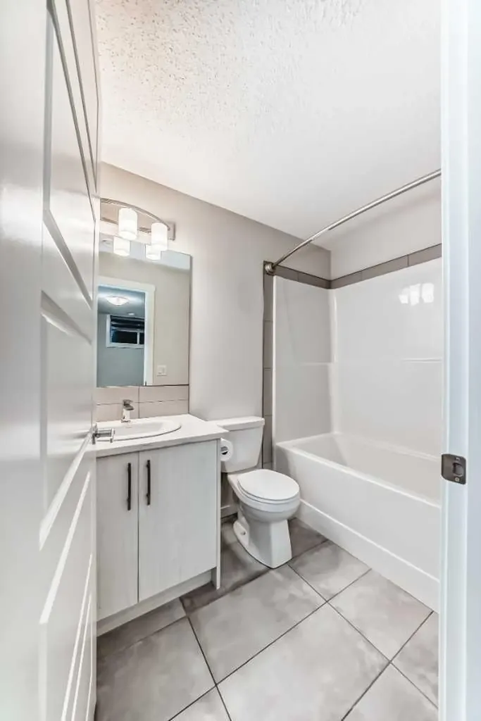 152 Cranbrook Square SE Calgary AB T3M3E3