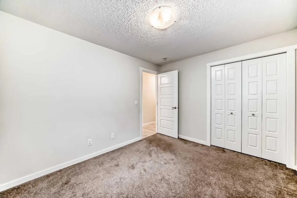 152 Cranbrook Square SE Calgary AB T3M3E3