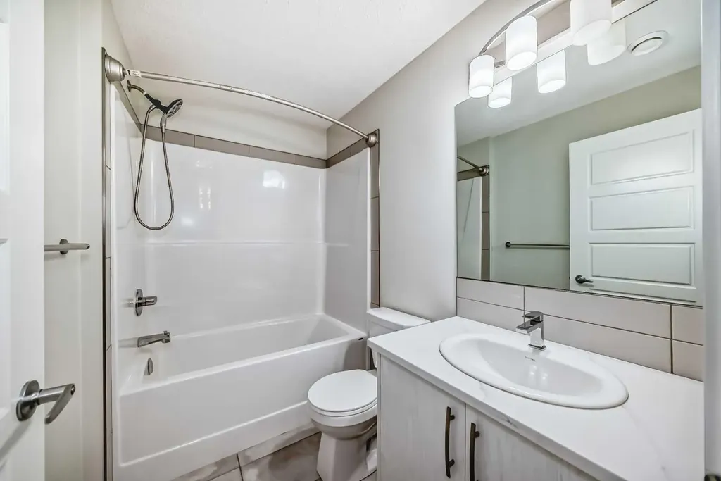 152 Cranbrook Square SE Calgary AB T3M3E3