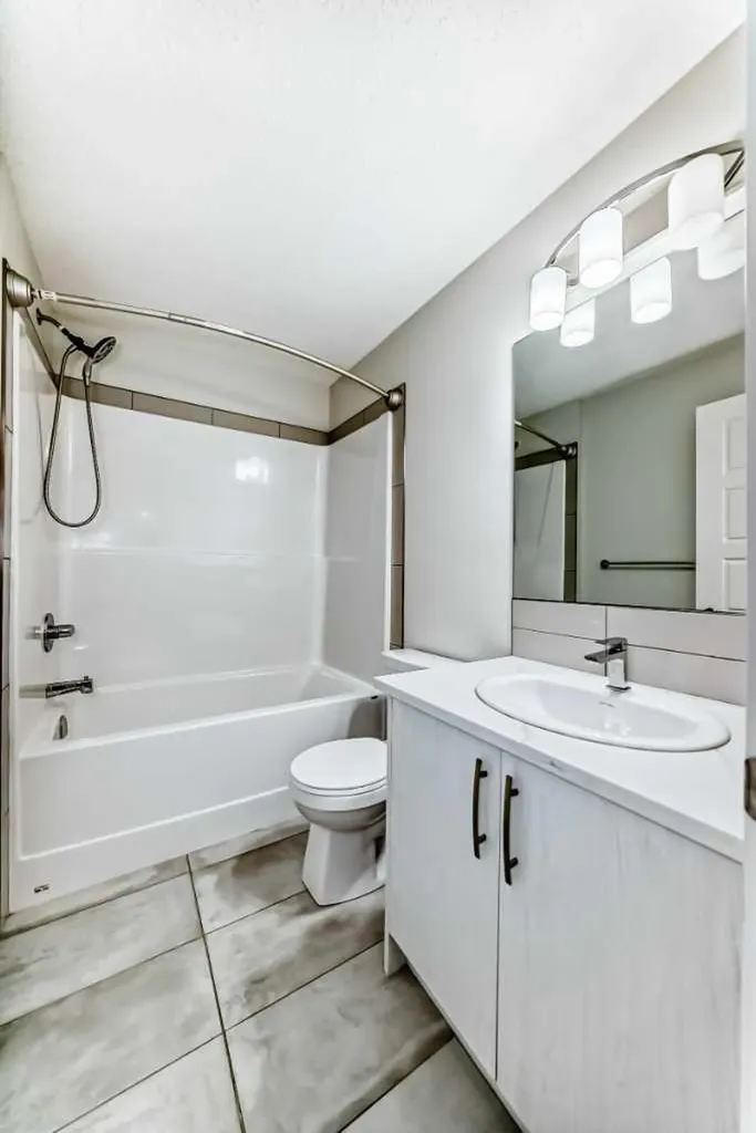 152 Cranbrook Square SE Calgary AB T3M3E3