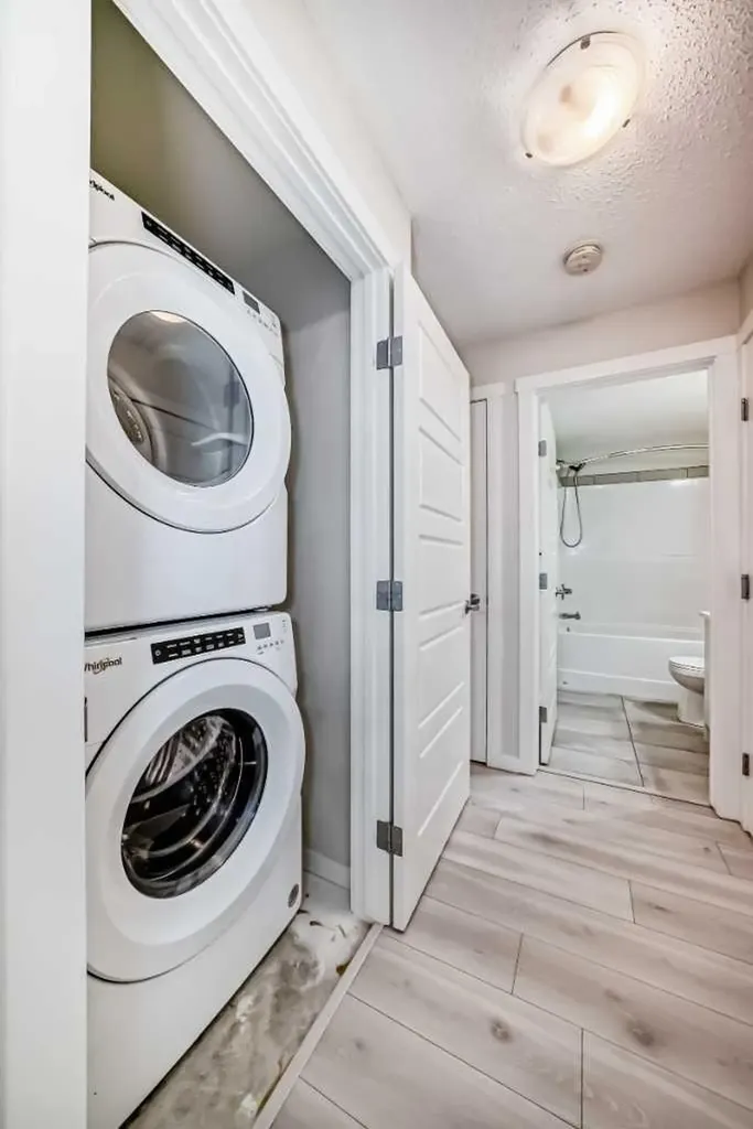 152 Cranbrook Square SE Calgary AB T3M3E3