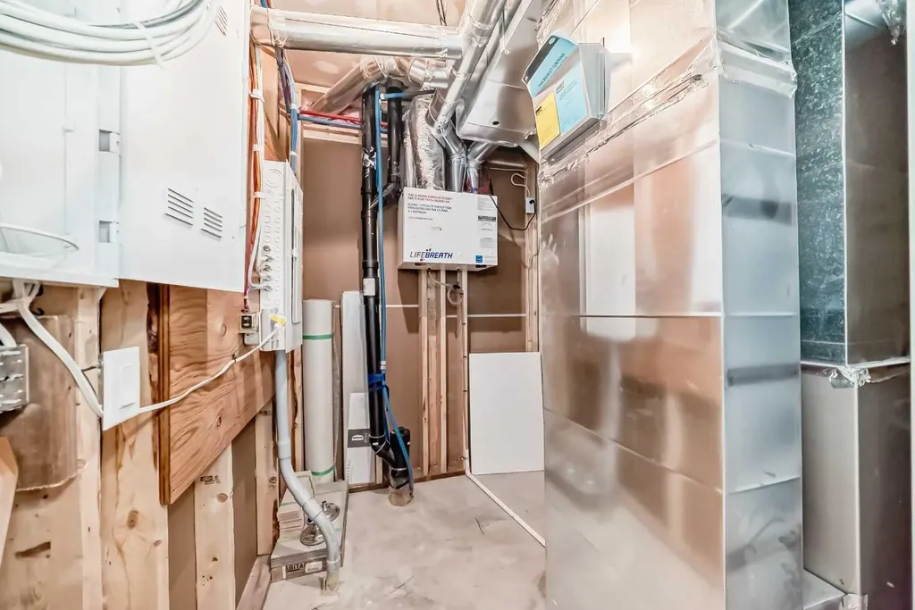 152 Cranbrook Square SE Calgary AB T3M3E3