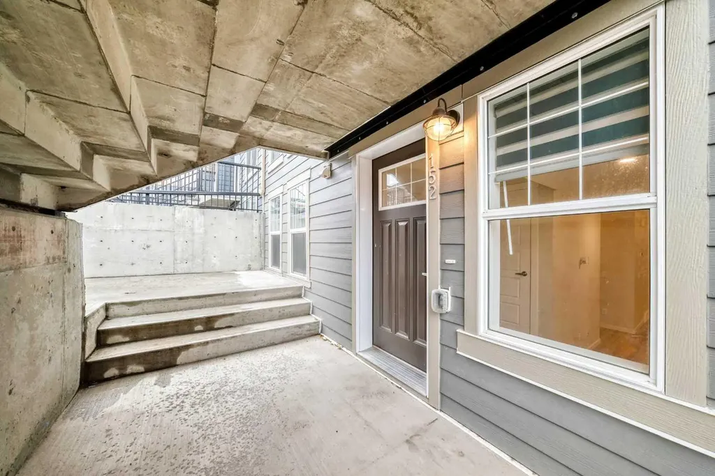 152 Cranbrook Square SE Calgary AB T3M3E3