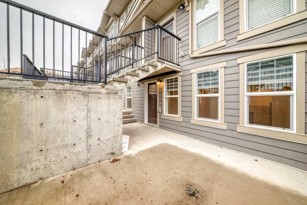 152 Cranbrook Square SE Calgary AB T3M3E3