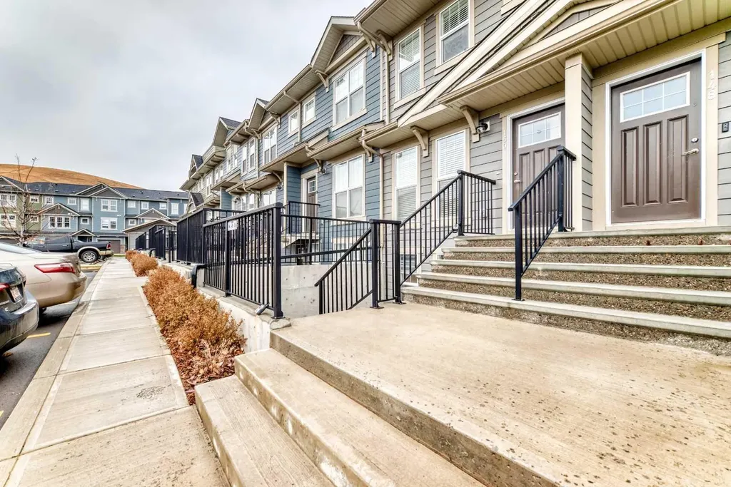 152 Cranbrook Square SE Calgary AB T3M3E3