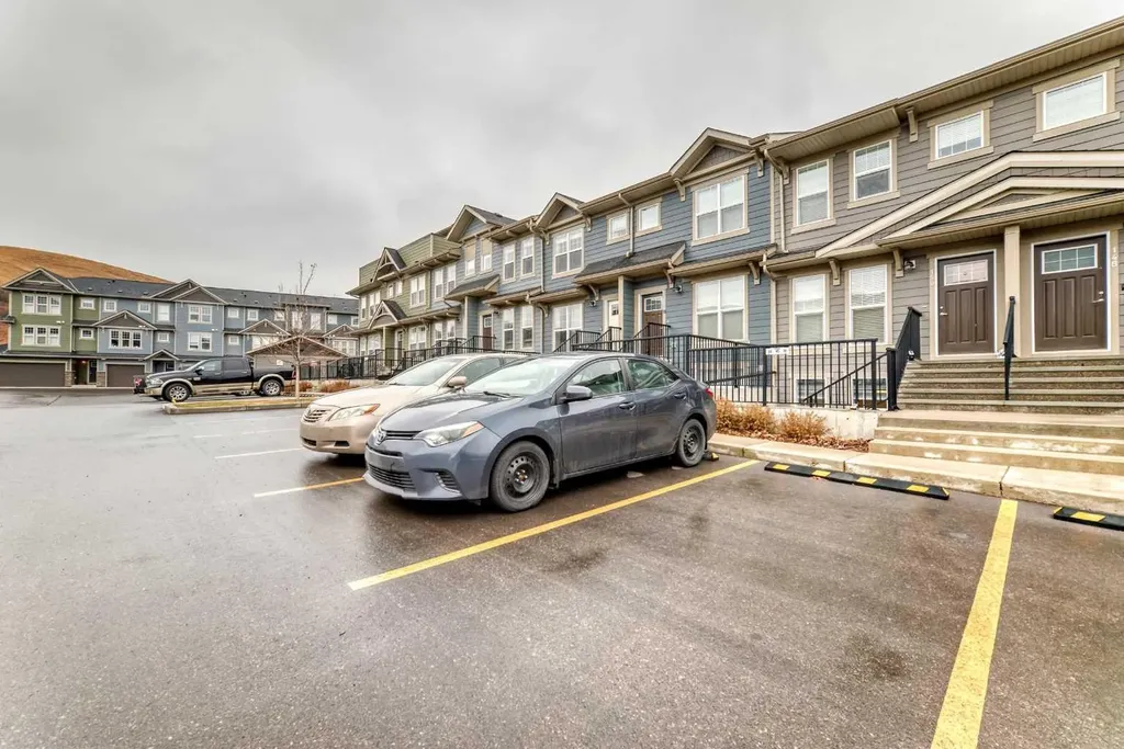 152 Cranbrook Square SE Calgary AB T3M3E3