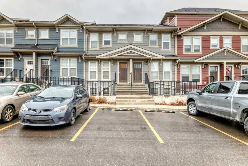 152 Cranbrook Square SE Calgary AB T3M3E3