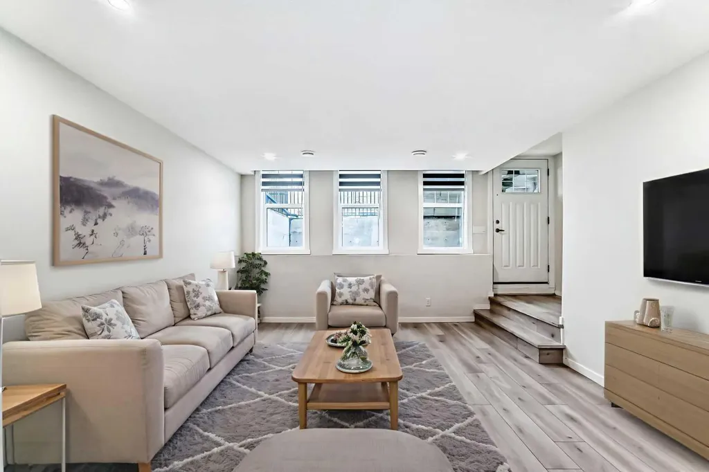 152 Cranbrook Square SE Calgary AB T3M3E3