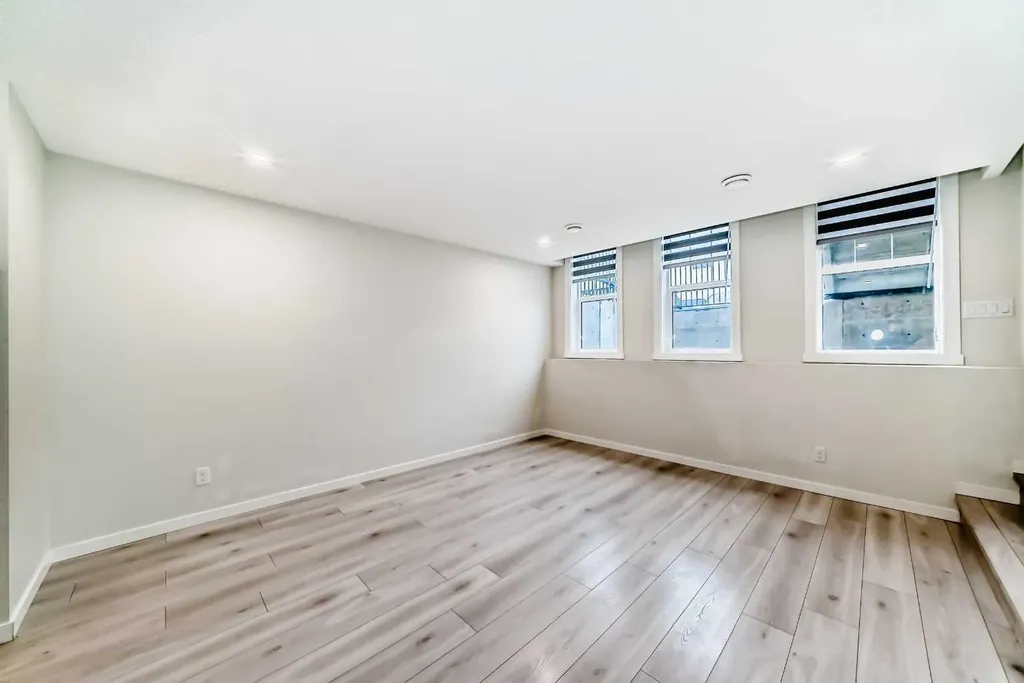 152 Cranbrook Square SE Calgary AB T3M3E3