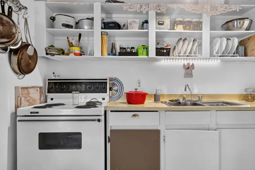 5404 10 Avenue SE Calgary AB T2A 5G4