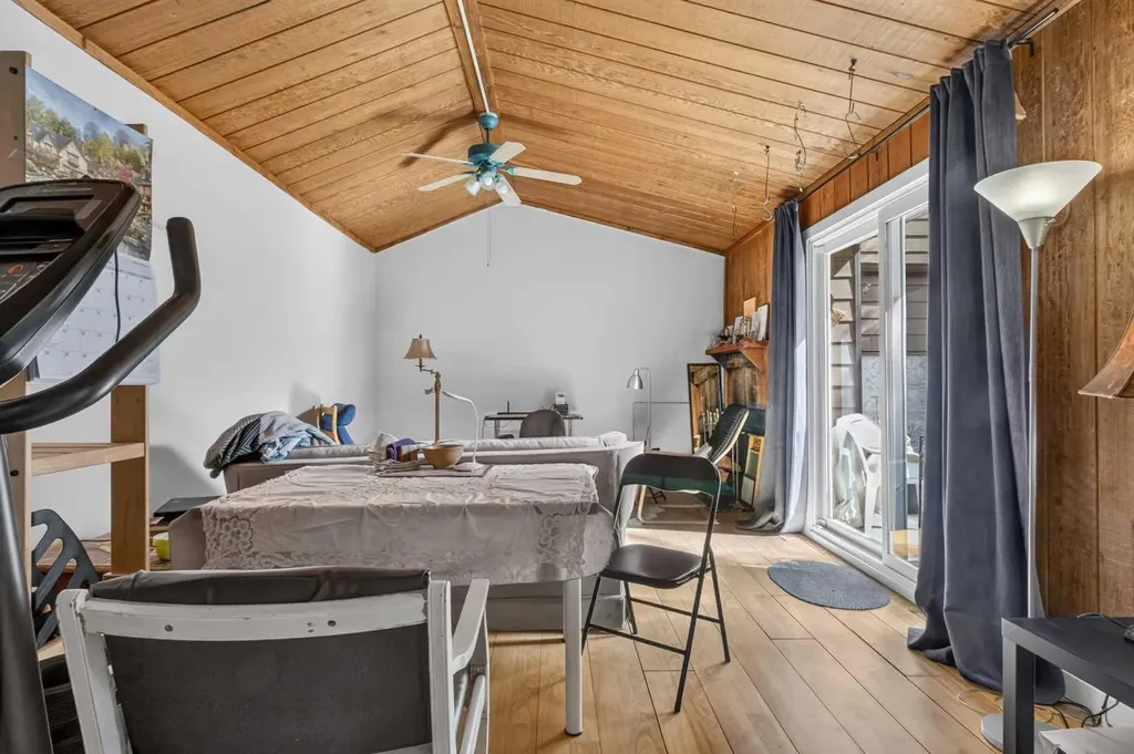 5404 10 Avenue SE Calgary AB T2A 5G4