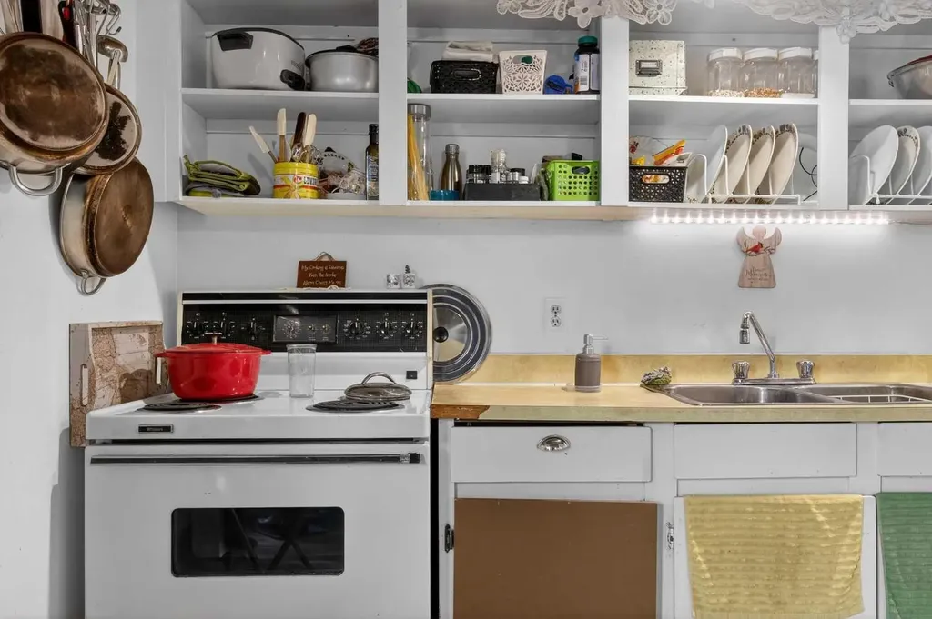 5404 10 Avenue SE Calgary AB T2A 5G4