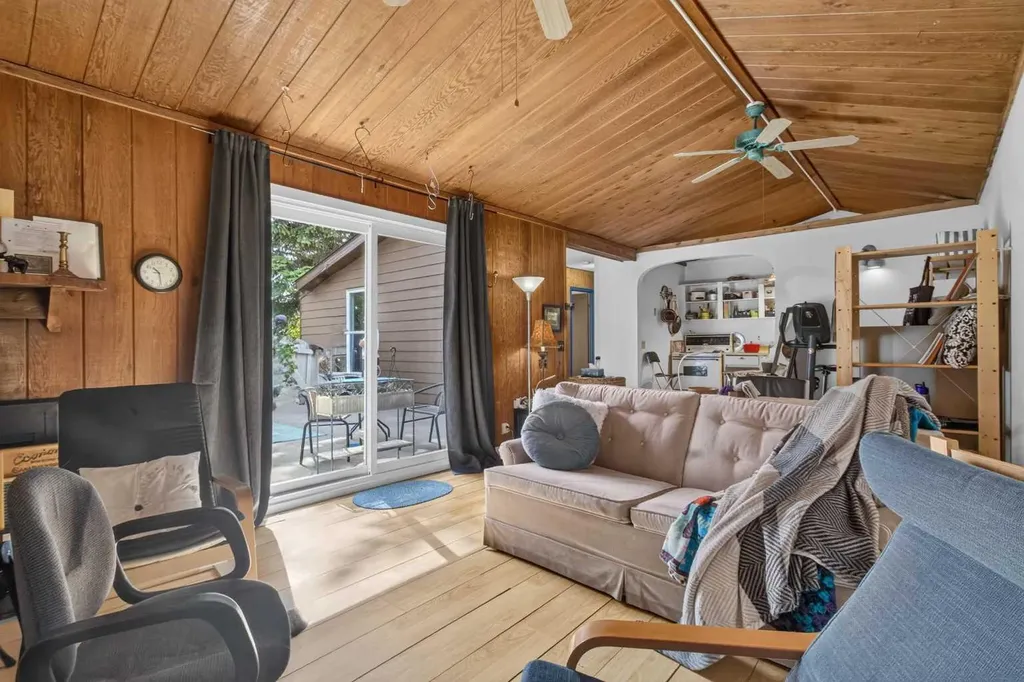 5404 10 Avenue SE Calgary AB T2A 5G4