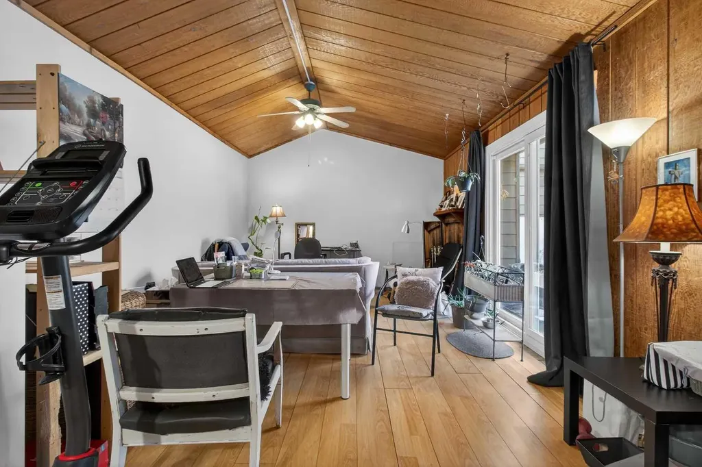 5404 10 Avenue SE Calgary AB T2A 5G4