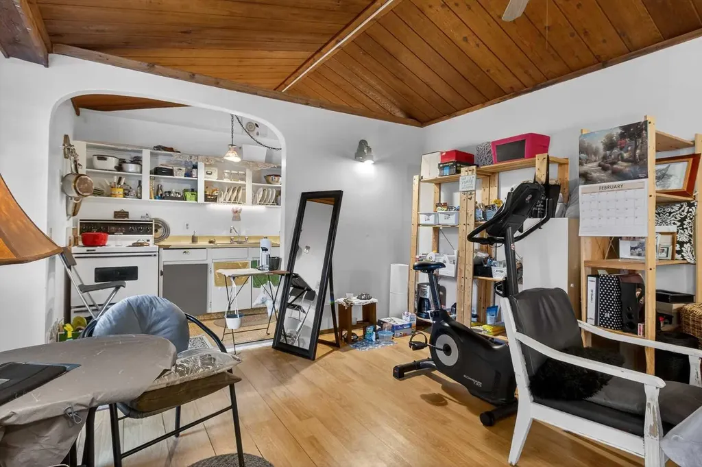 5404 10 Avenue SE Calgary AB T2A 5G4