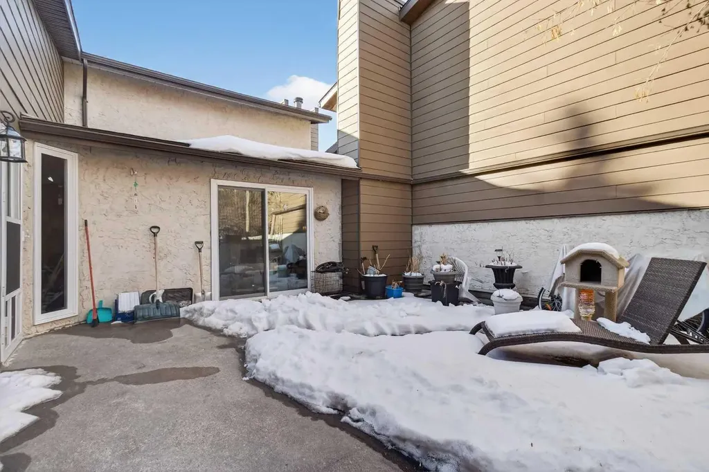 5404 10 Avenue SE Calgary AB T2A 5G4
