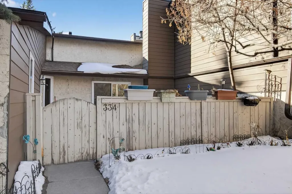 5404 10 Avenue SE Calgary AB T2A 5G4