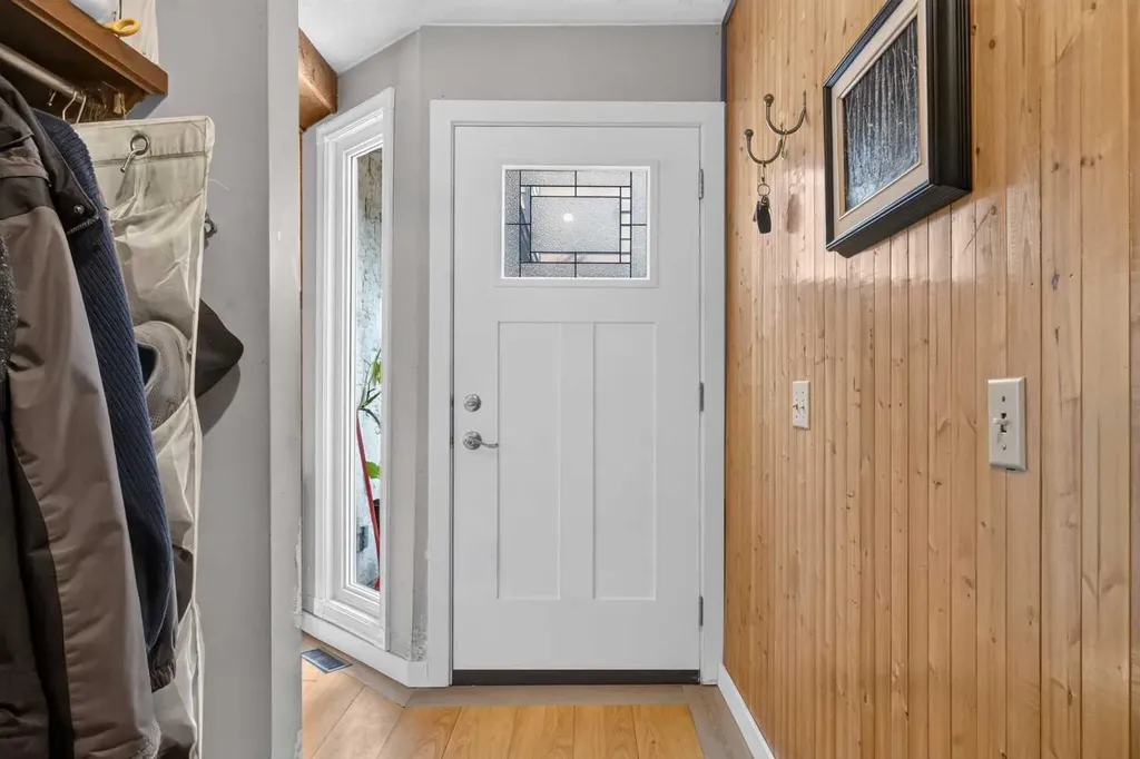 5404 10 Avenue SE Calgary AB T2A 5G4