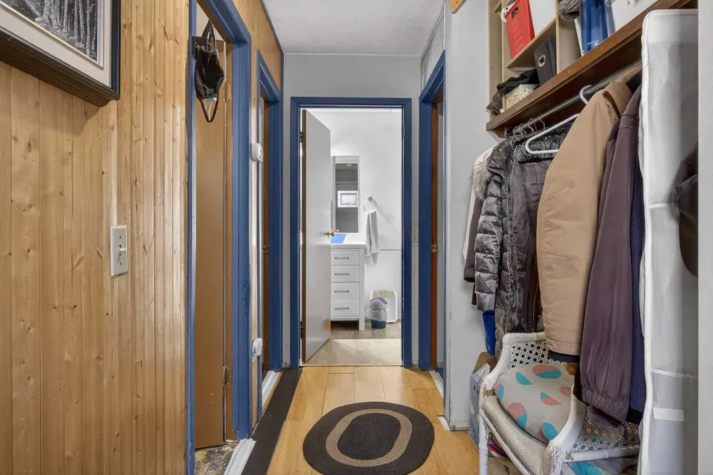 5404 10 Avenue SE Calgary AB T2A 5G4