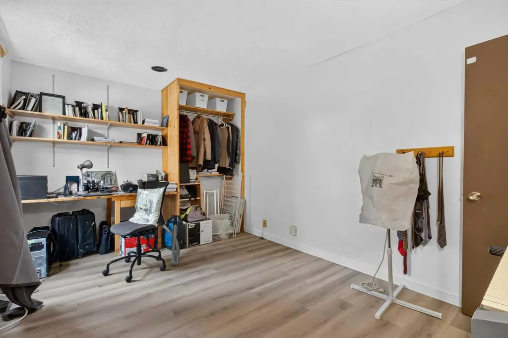 5404 10 Avenue SE Calgary AB T2A 5G4