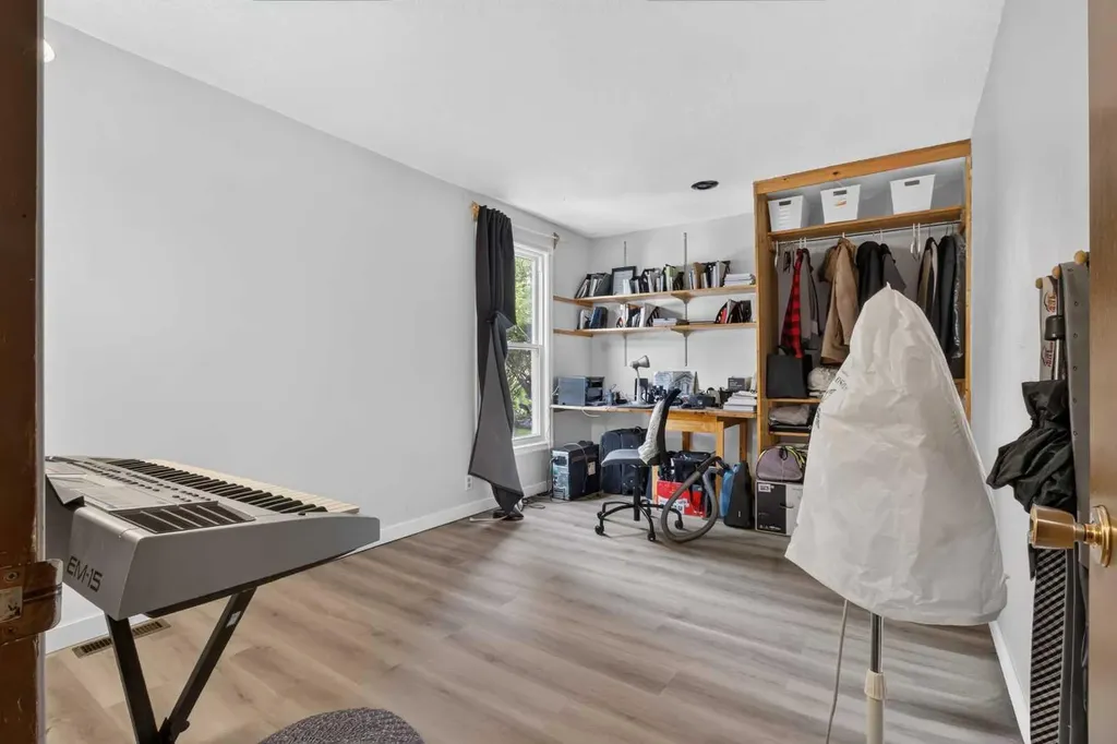 5404 10 Avenue SE Calgary AB T2A 5G4