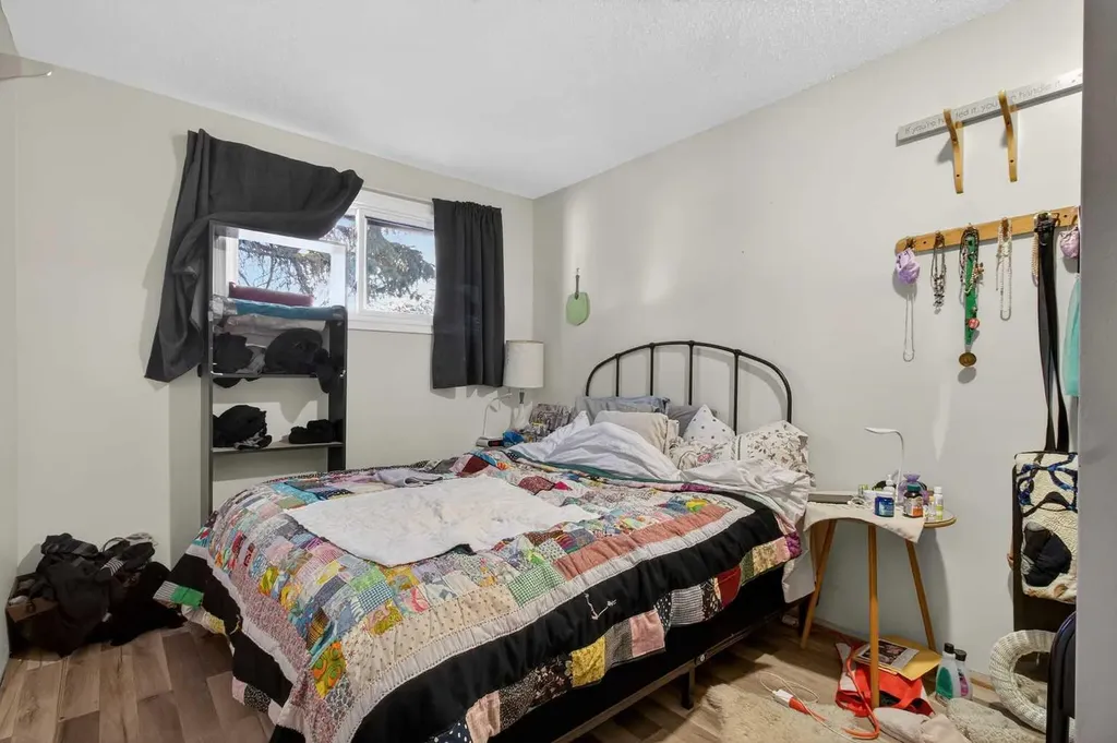 5404 10 Avenue SE Calgary AB T2A 5G4