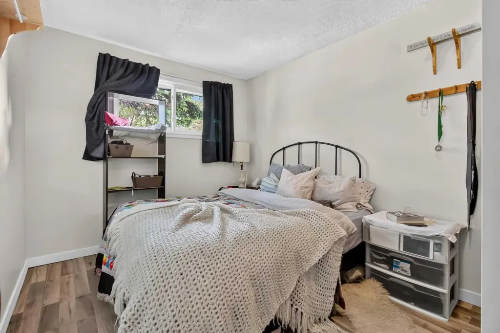 5404 10 Avenue SE Calgary AB T2A 5G4