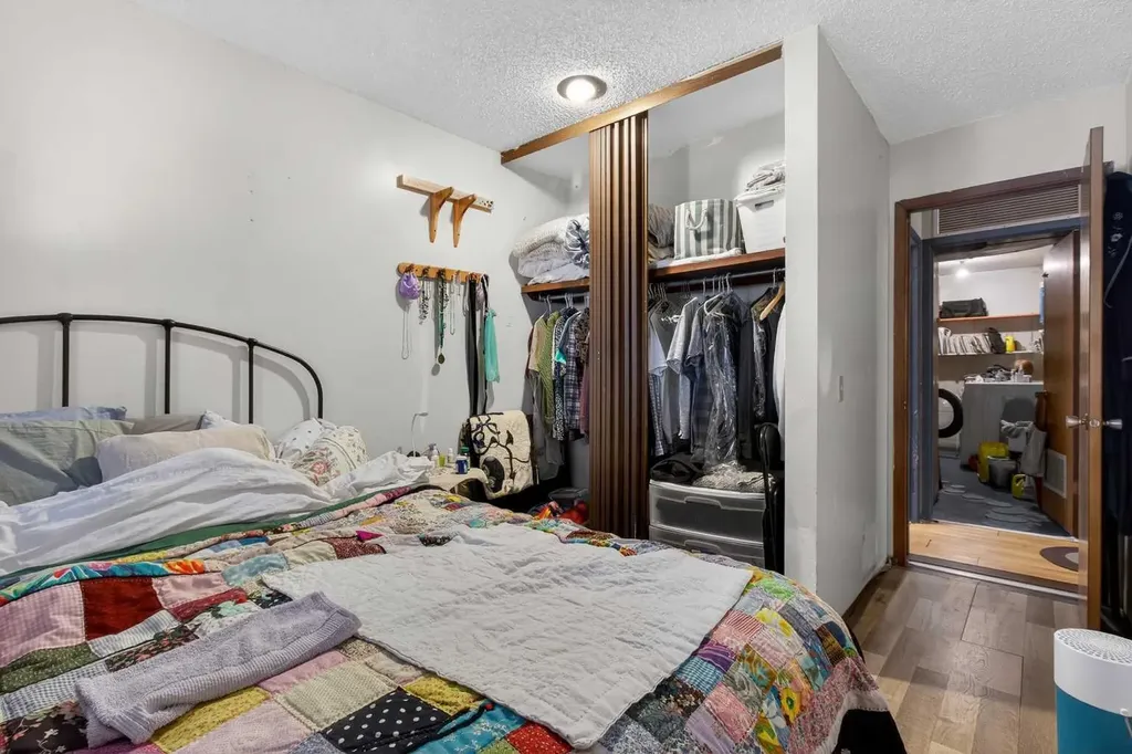 5404 10 Avenue SE Calgary AB T2A 5G4