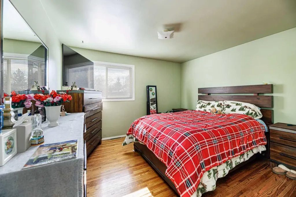4216 37 Street Red Deer AB T4N 0T7
