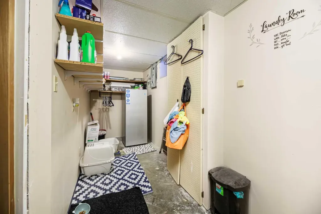 4216 37 Street Red Deer AB T4N 0T7