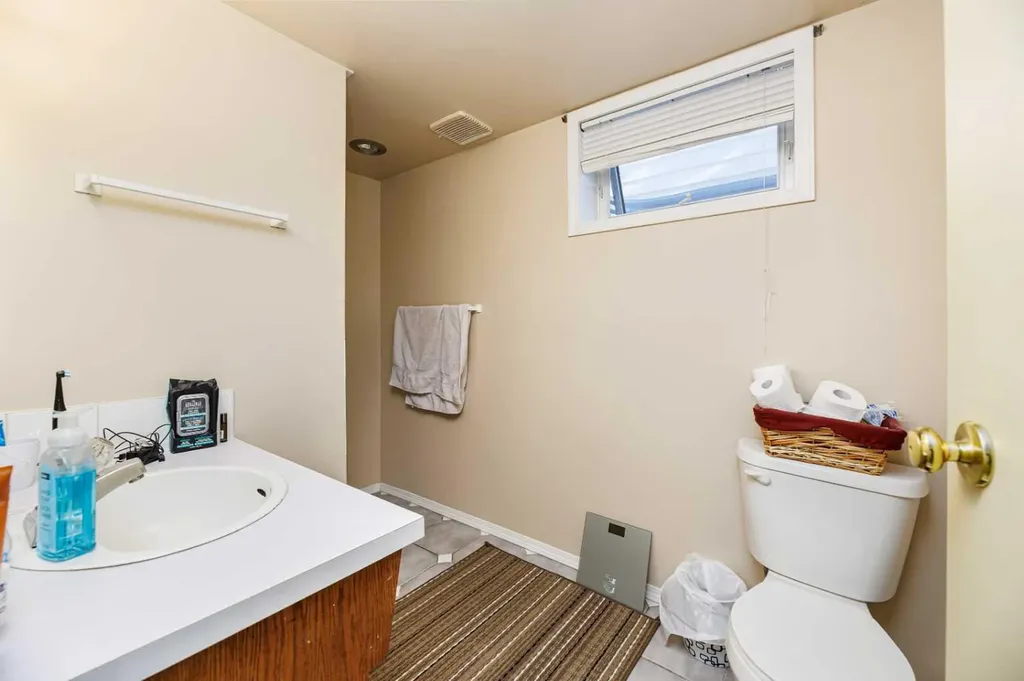 4216 37 Street Red Deer AB T4N 0T7