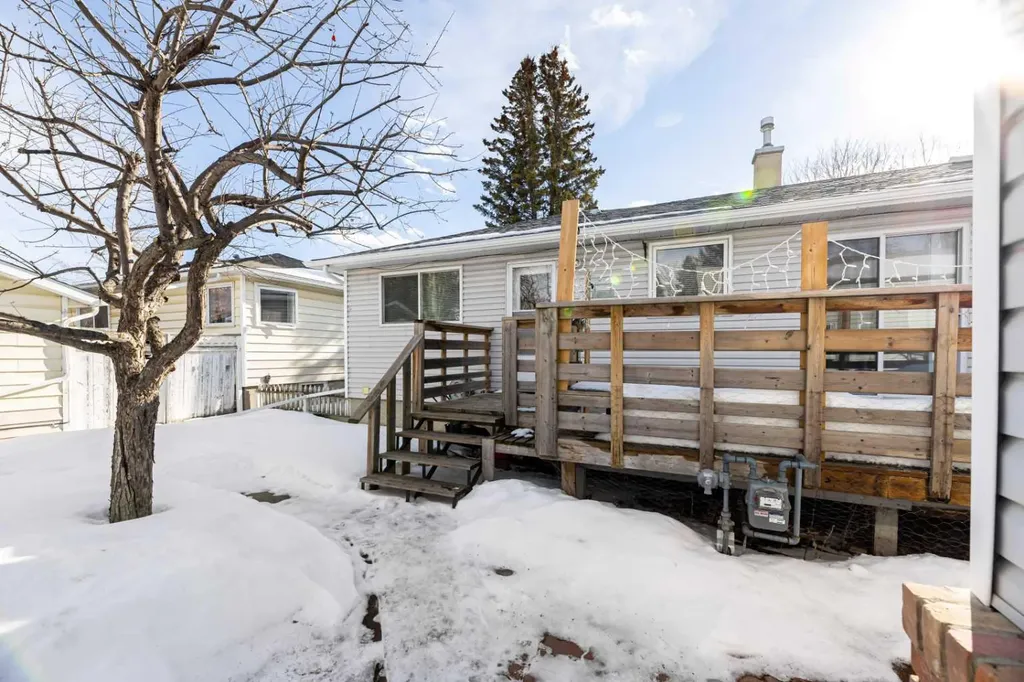 4216 37 Street Red Deer AB T4N 0T7