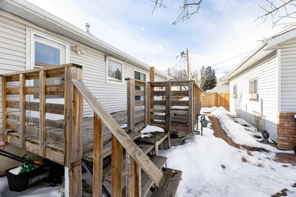 4216 37 Street Red Deer AB T4N 0T7