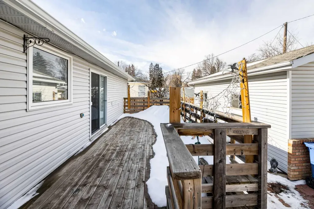 4216 37 Street Red Deer AB T4N 0T7