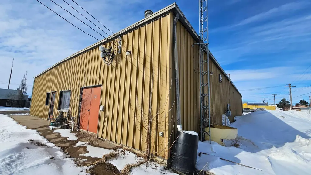 5301 50 Avenue Castor AB T0C0X0
