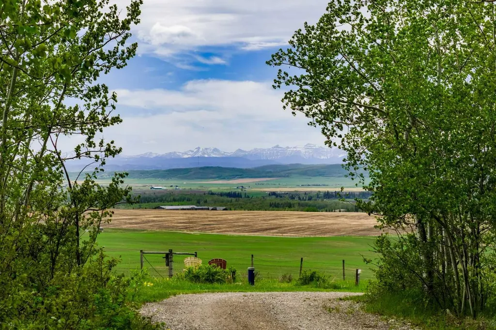 322253 112 Street W Rural Foothills County AB T1S 5H9