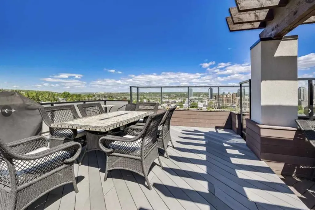 2307 14 Street SW Calgary AB T2T3T5