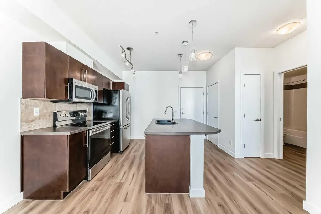 2307 14 Street SW Calgary AB T2T3T5