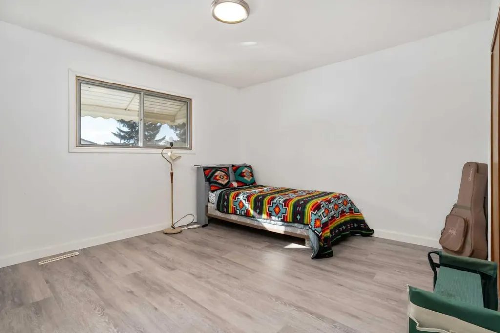 5316 55 Avenue Viking AB T0B 4N0