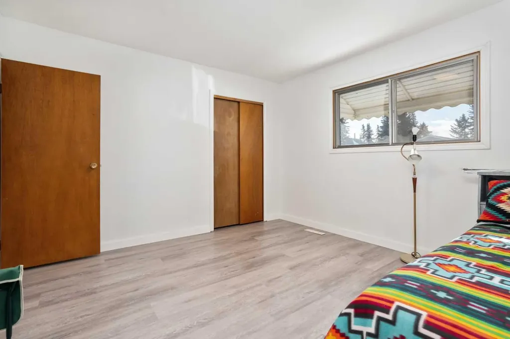 5316 55 Avenue Viking AB T0B 4N0