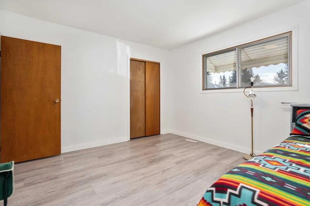 5316 55 Avenue Viking AB T0B 4N0