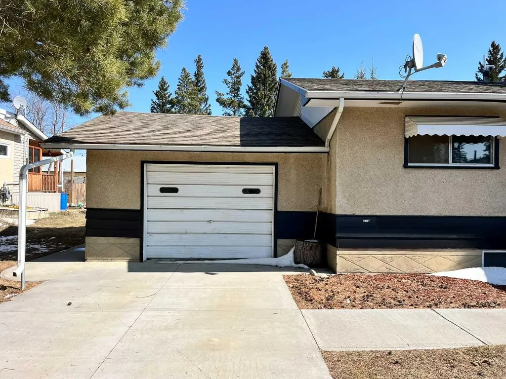 5316 55 Avenue Viking AB T0B 4N0