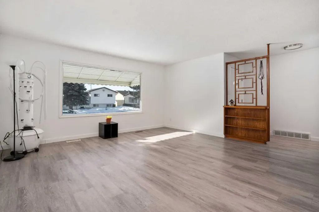 5316 55 Avenue Viking AB T0B 4N0