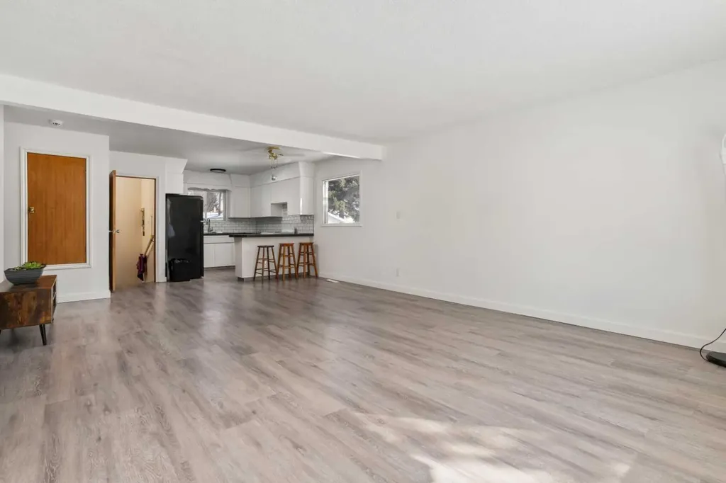 5316 55 Avenue Viking AB T0B 4N0