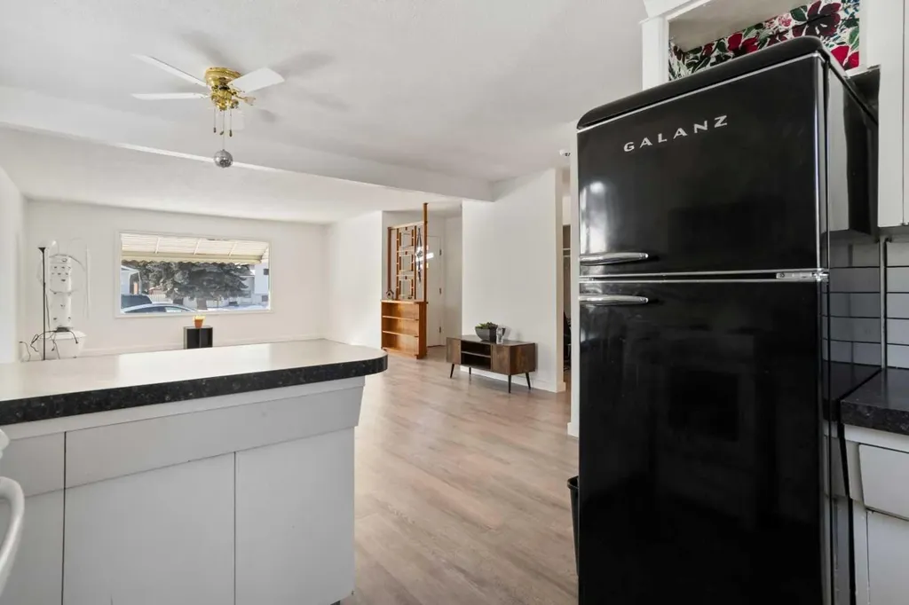 5316 55 Avenue Viking AB T0B 4N0