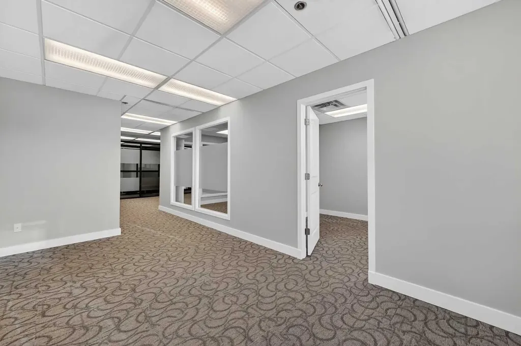 1109 17 Avenue SW Calgary AB T2T 0B4