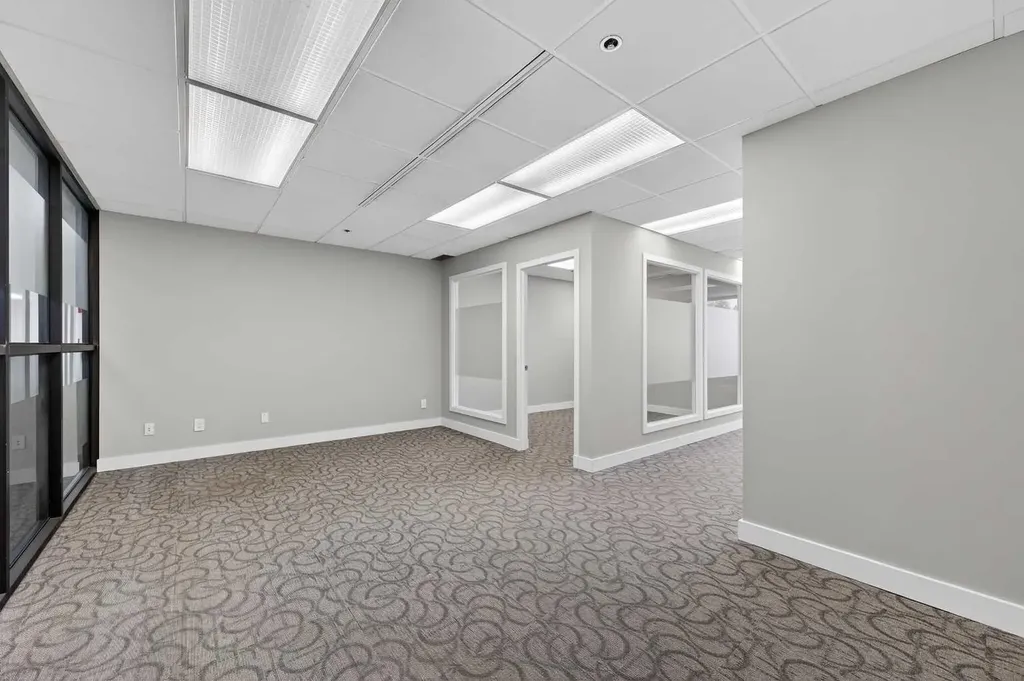 1109 17 Avenue SW Calgary AB T2T 0B4