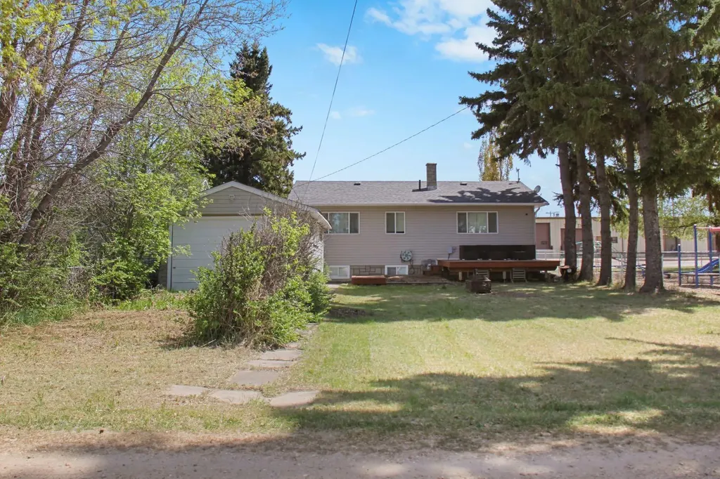 5110 51 Street Daysland AB T0B 1A0